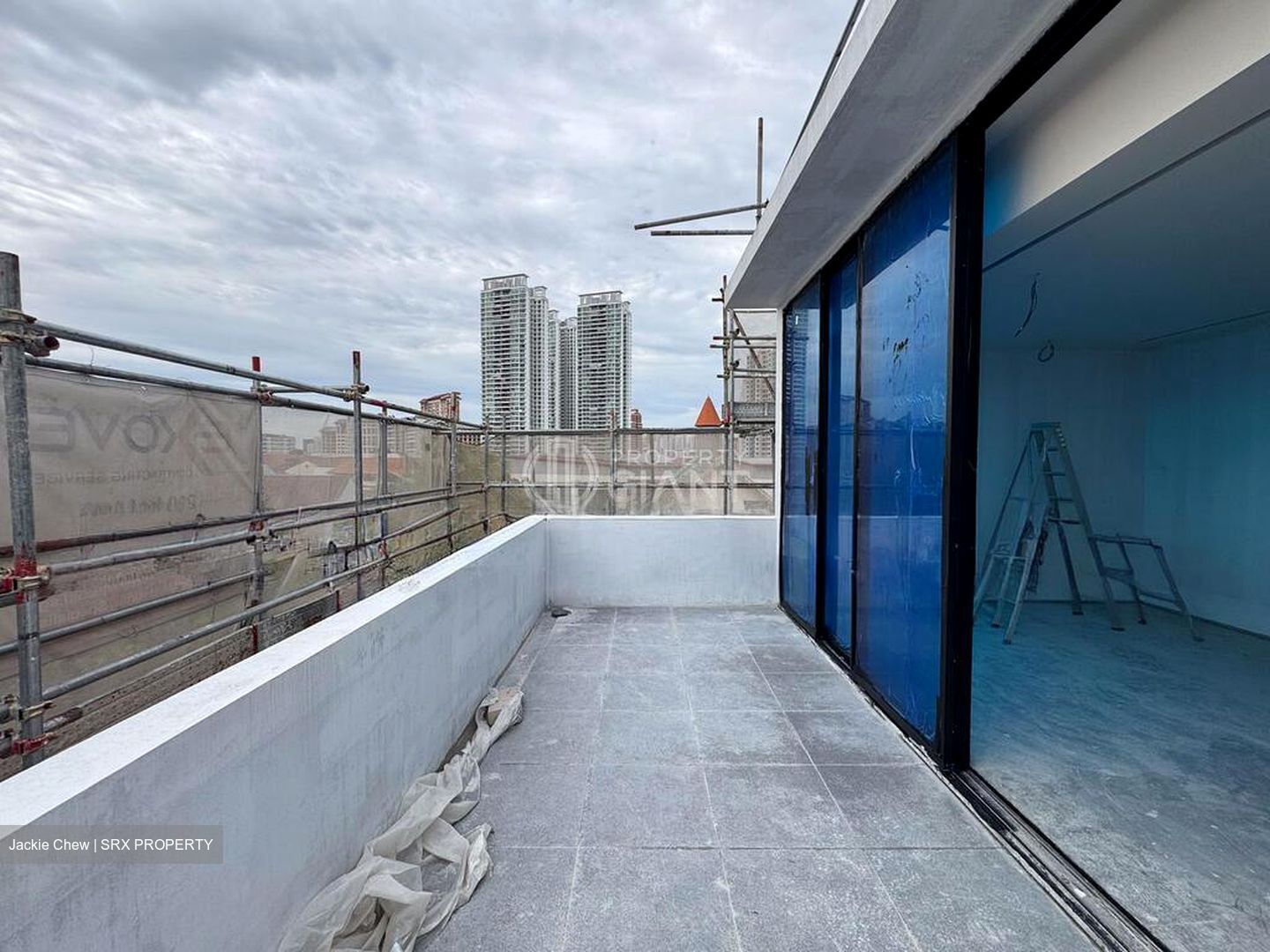 Jalan Pakis (D23), Semi-Detached #503680001